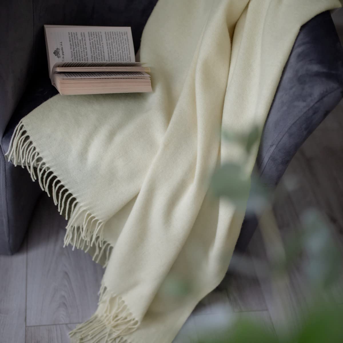 Linen & Cotton Extra Soft Light Throw Blanket Stonewold Herringbone Pattern - 100% Fine Merino Wool, Natural White (140 x 200 cm) Plaid for Sofa Bed Couch Settee Bedspread Single Lambswool