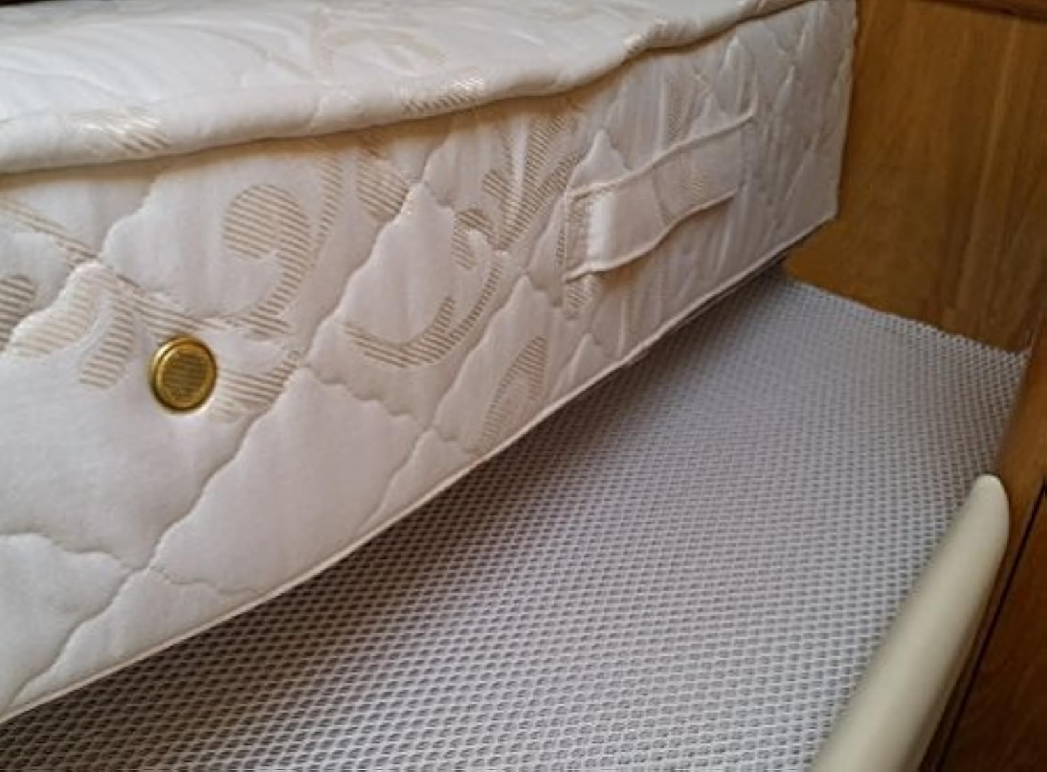 DRY-Mat anti-condensation and moisture prevention underlay, perfect solution to keep mattresses, divan beds and bunk beds hygienic, dry and mould and bacteria free, keep your family healthy