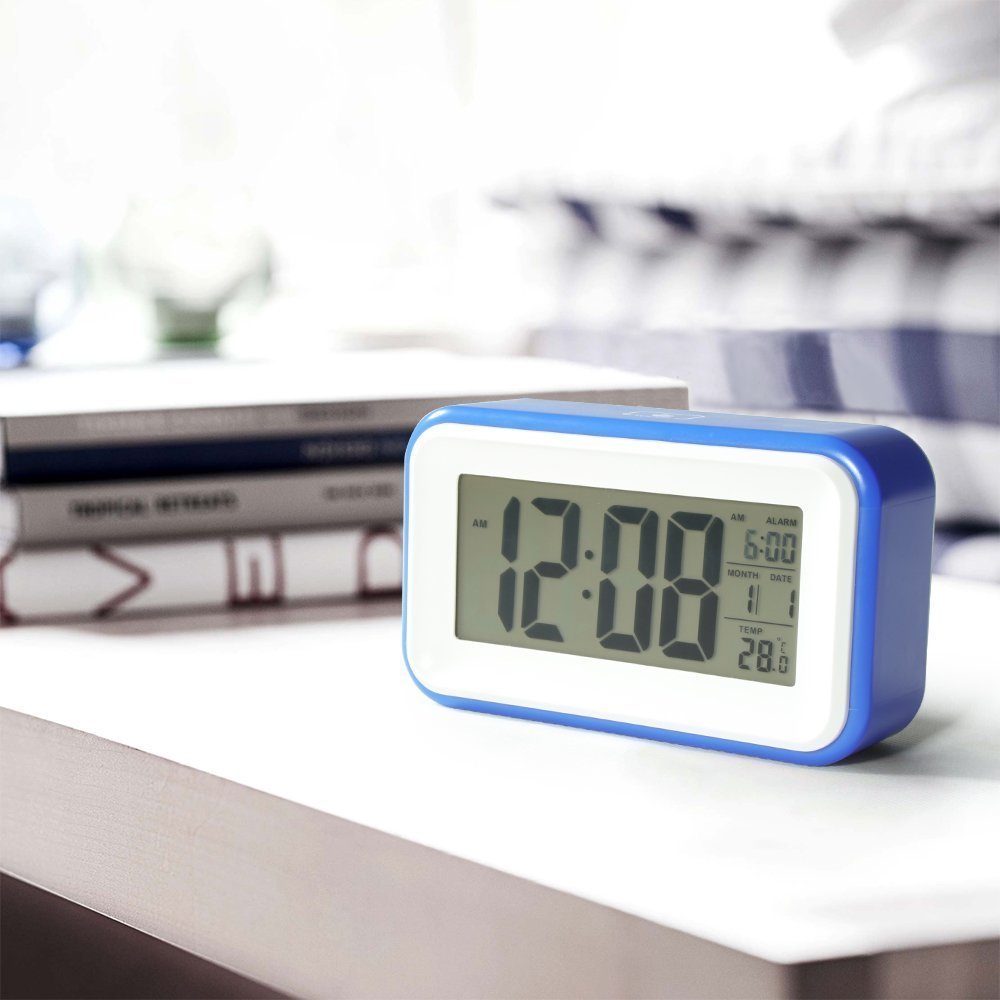 Reloj Despertador Digital VADIV CL01 Gran Pantalla Silencioso con Fecha Indicador de Temperatura Calendario y Luz de Noche Alarma con Sensor Táctil y de Luz Se Carga por USB o Batería AAA - Azul Oscuro