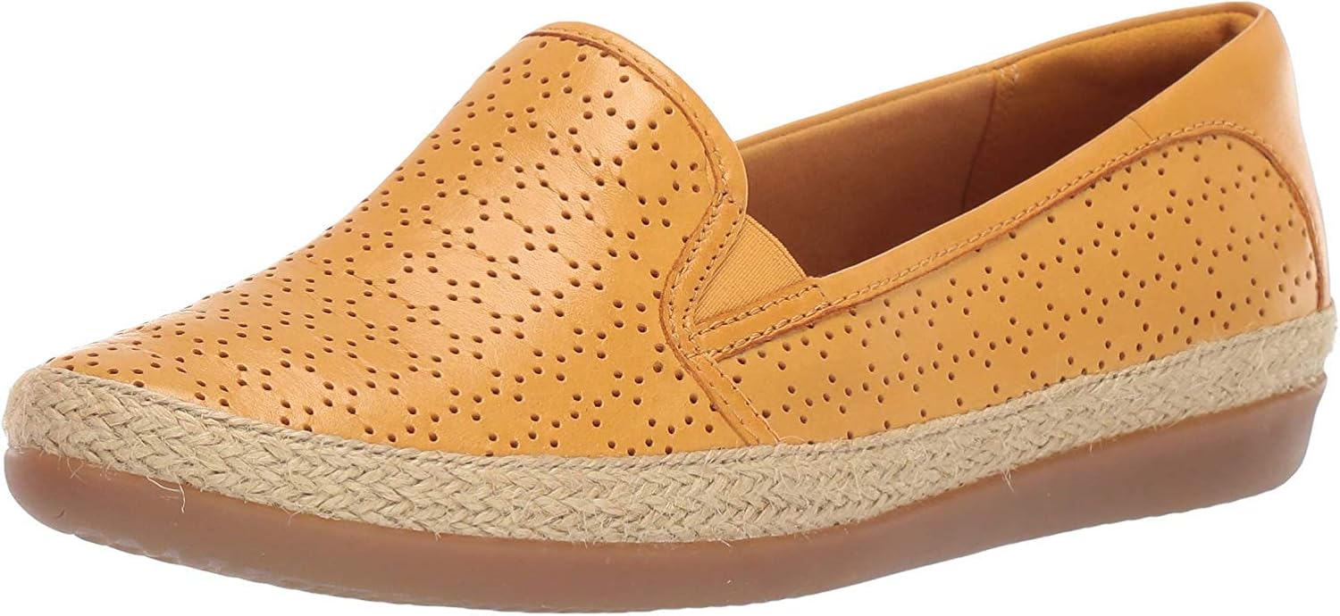 Clarks Women�s Danelly Molly Loafer Flat Shoes