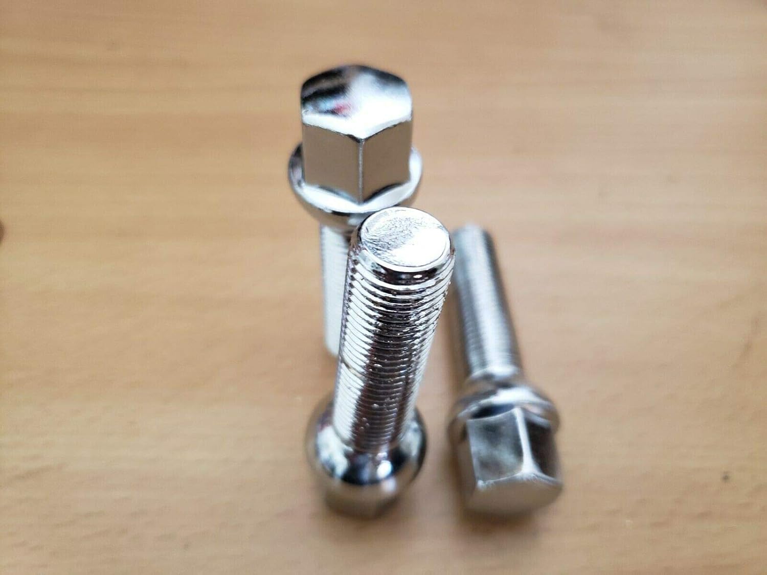 USAReplacementparts Set of 20 Chrome Mercedes Benz Lug