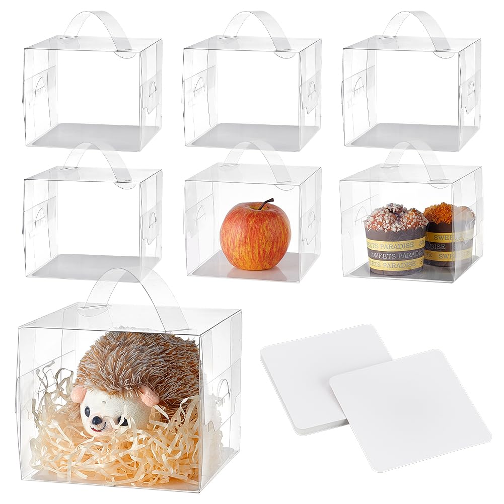 NBEADS 12 Pcs Hanging Transparent Gift Boxes, 13x13x13cm Clear Candy Box Rectangle PVC Favour Boxes with Paper Mat and Handle for Candy Cake Chocolate Molds Christmas Wedding Party Ornaments Gifts