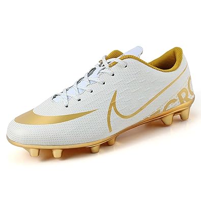 zapatos de futbol dorados