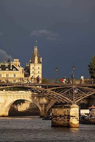 Amazon Com Paris Photography Palais De Justice Pont Des Arts Pont Neuf River Seine Ile De La Cite Dark Sky People Scenic France Europe Art Print Wall Art Gift Decor Photo Handmade