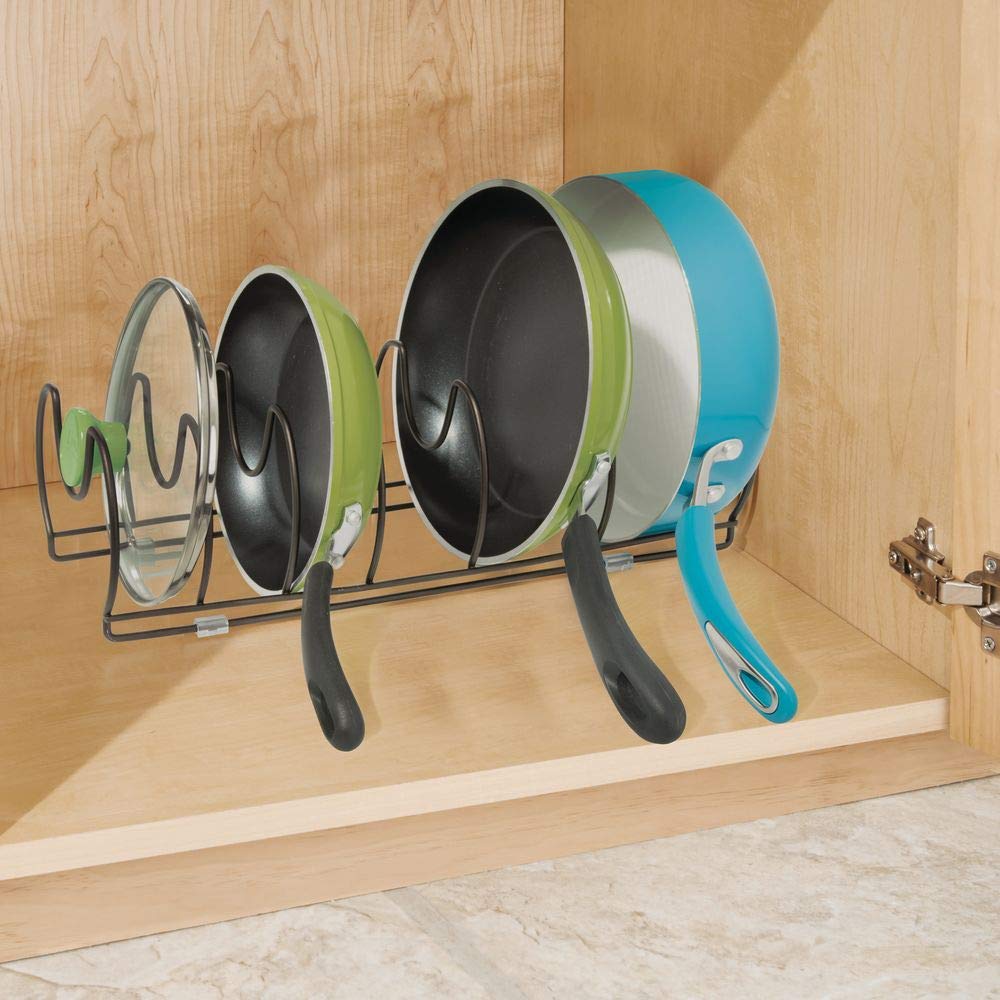 kompakter Pfannenhalter für den Küchenschrank Deckel und Pfannen