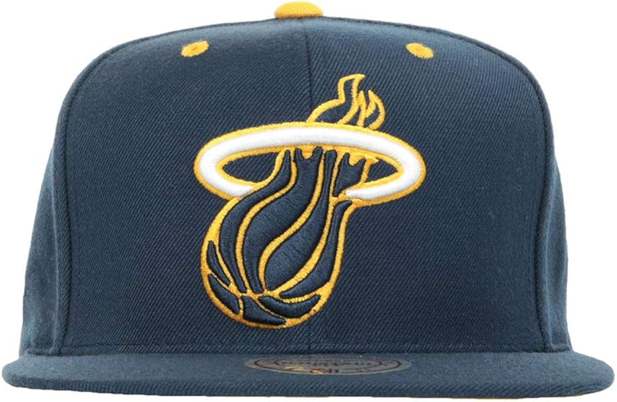 casquette basket on the road