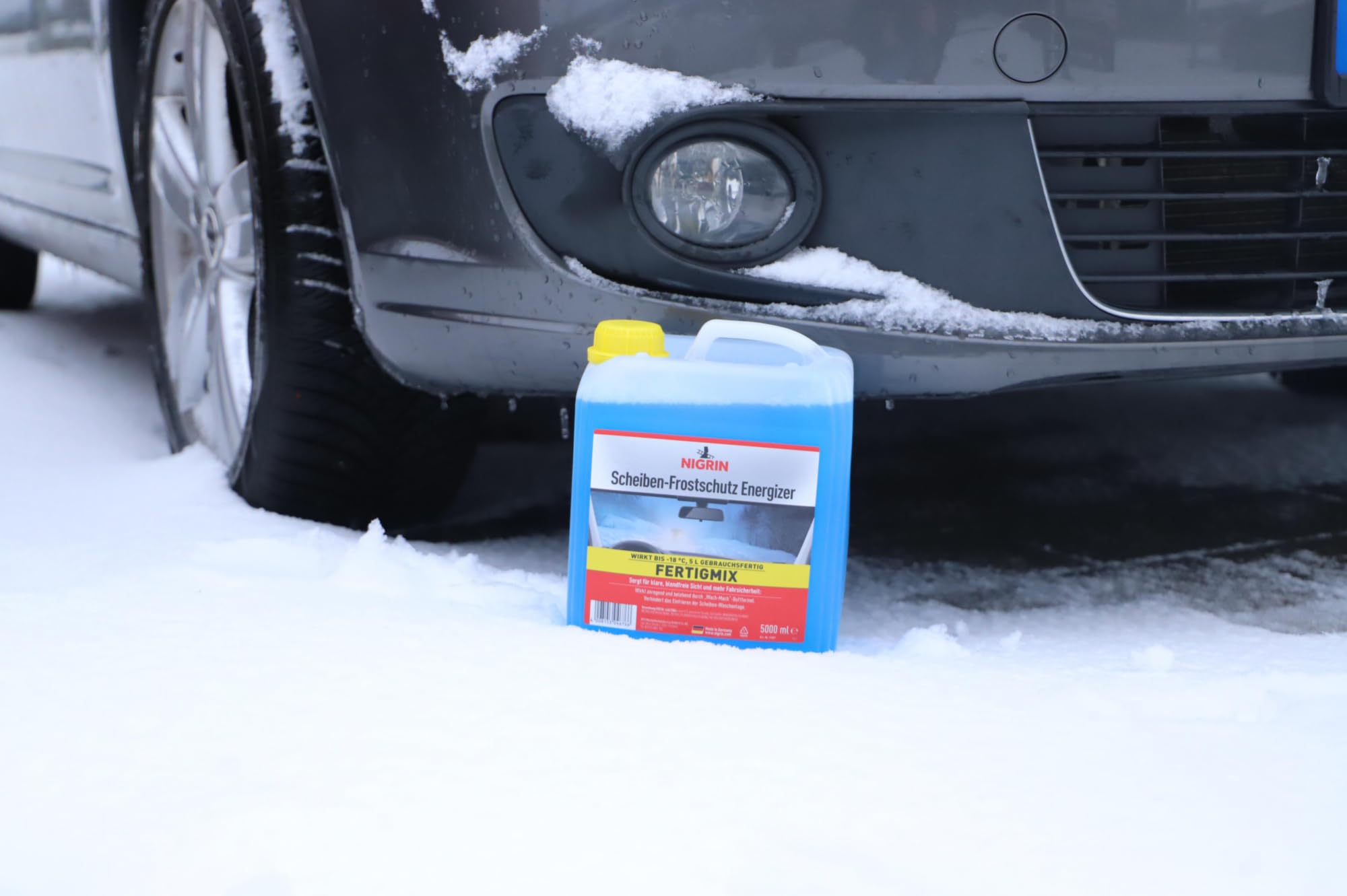 NIGRIN Scheiben Frostschutz Fertigmix ENERGIZER | 5 Liter | wirksam bis -18°C | Reinigungszusatz für Autoscheiben und Scheinwerfer | gegen Schnee, Salz, Öl, Ruß | schlierenfreie Sicht | Wach-Mach Duft 7