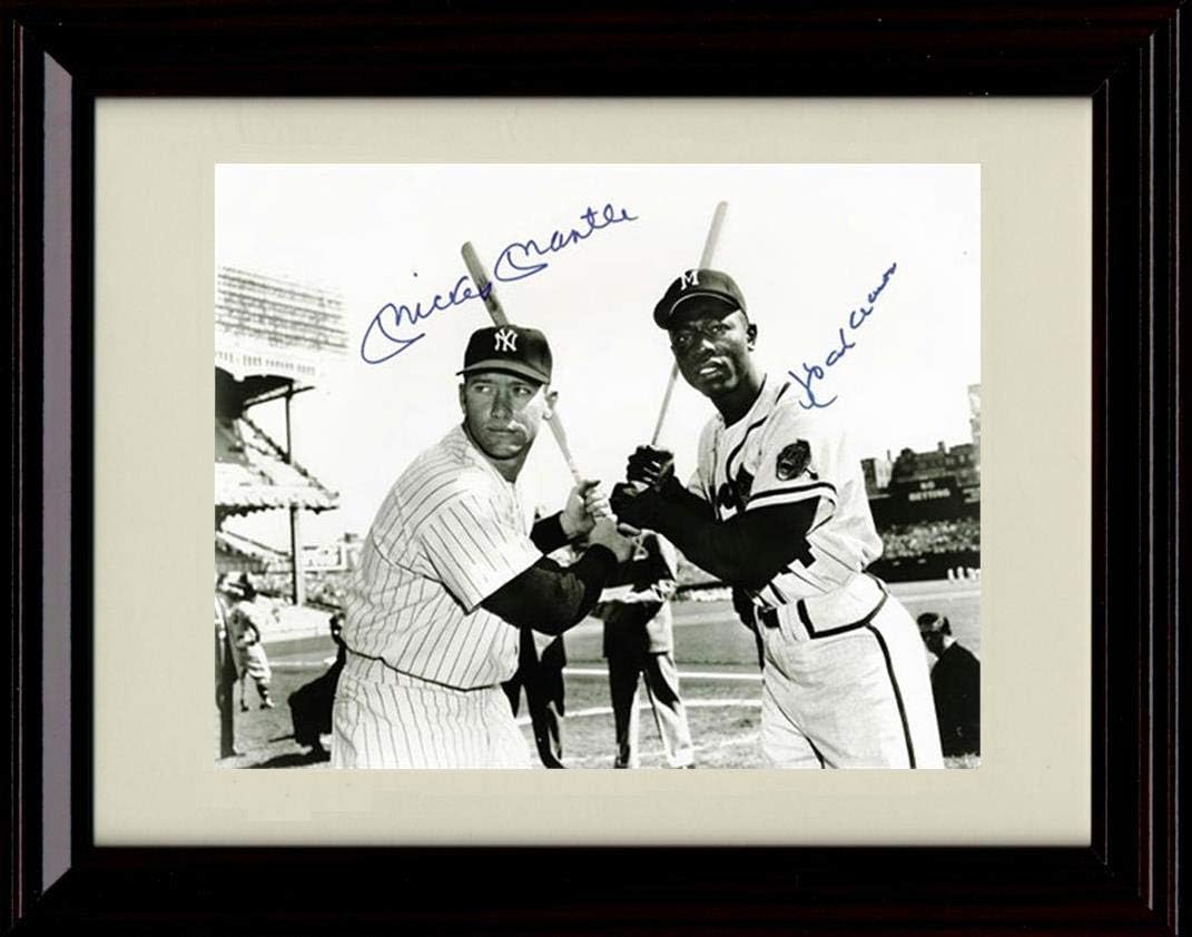 Amazon Com Framed Mickey Mantle And Hank Aaron Shoulder Bats Autograph Replica Print Posters Prints