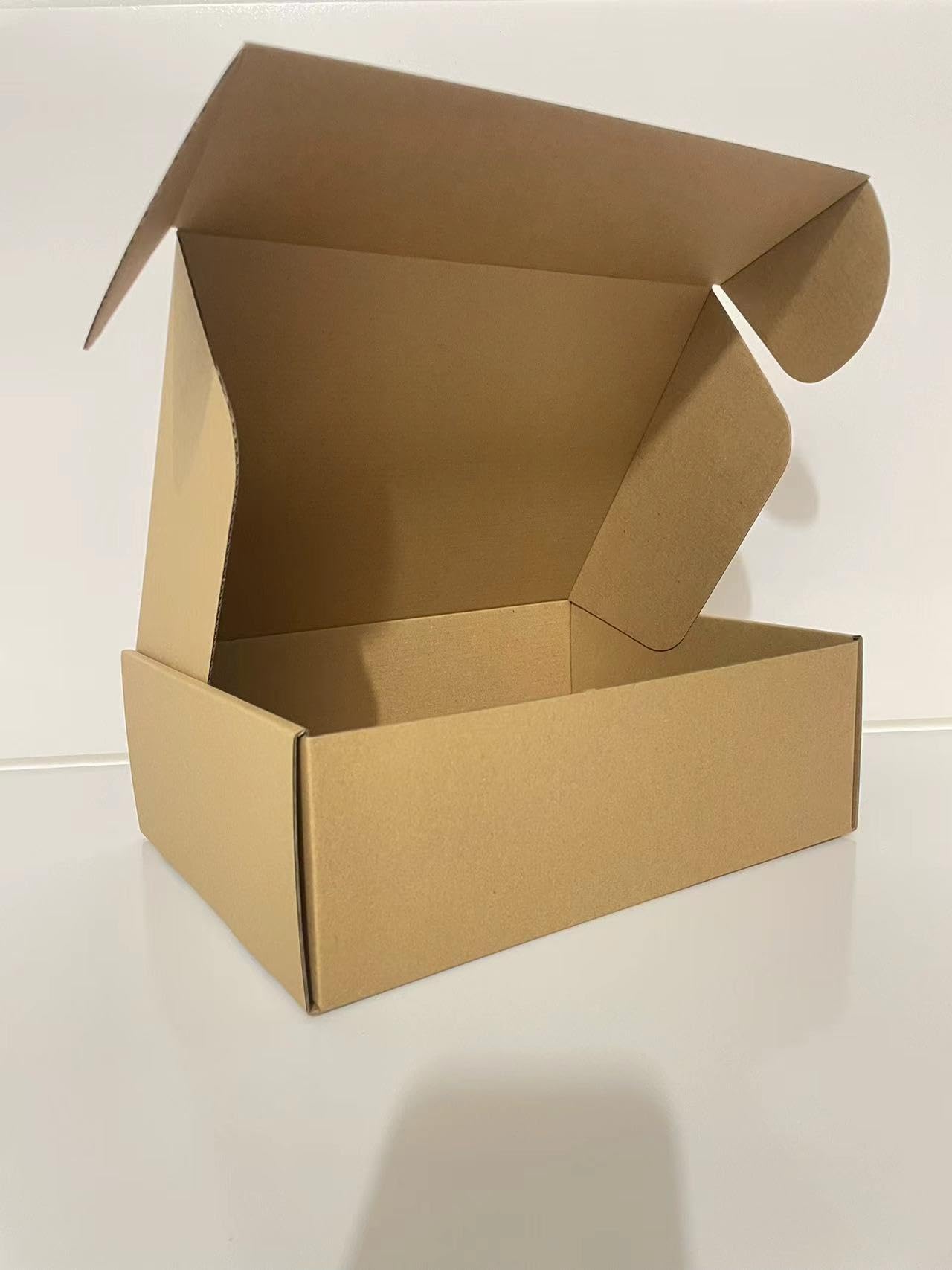 Photo 1 of ********READ CLERK COMMENTS********
Rong Yang Tong 13x11x5 Inch Set of 1 Pack Brown Corrugated Shipping Boxes - Cardboard Boxes for Mailing, Packing and Literature Mailer Boxes, Small Business Mailing Boxes Bulk