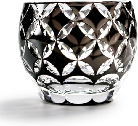 Amazon Co Jp Greem Market グリームマーケット 高級クリスタル 切子 ガラス 切子グラス 木箱付 ガラス細工 コップ 洋酒 日本酒 お猪口 ブラック 黒色 ぐい呑み 杯 盃 おちょこ 品番 Gms ホーム キッチン