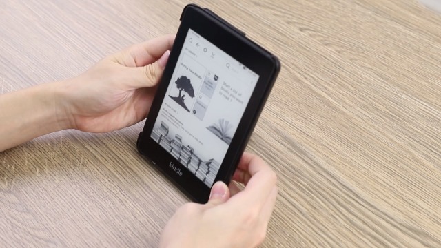 6 MoKo+Replacement+Paperwhite+Releases+Standing