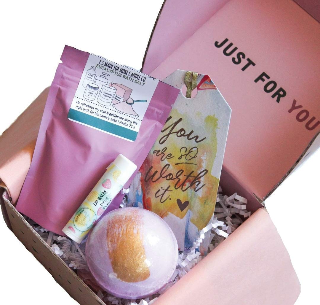 MILKY CHIC smart products for chic moms Special Birthday Gift Basket Box Set Her- Unique Gift Basket Box Mom,Wife,Friend,Aunt,Sister-Small Valentine’s Gift Set For Women