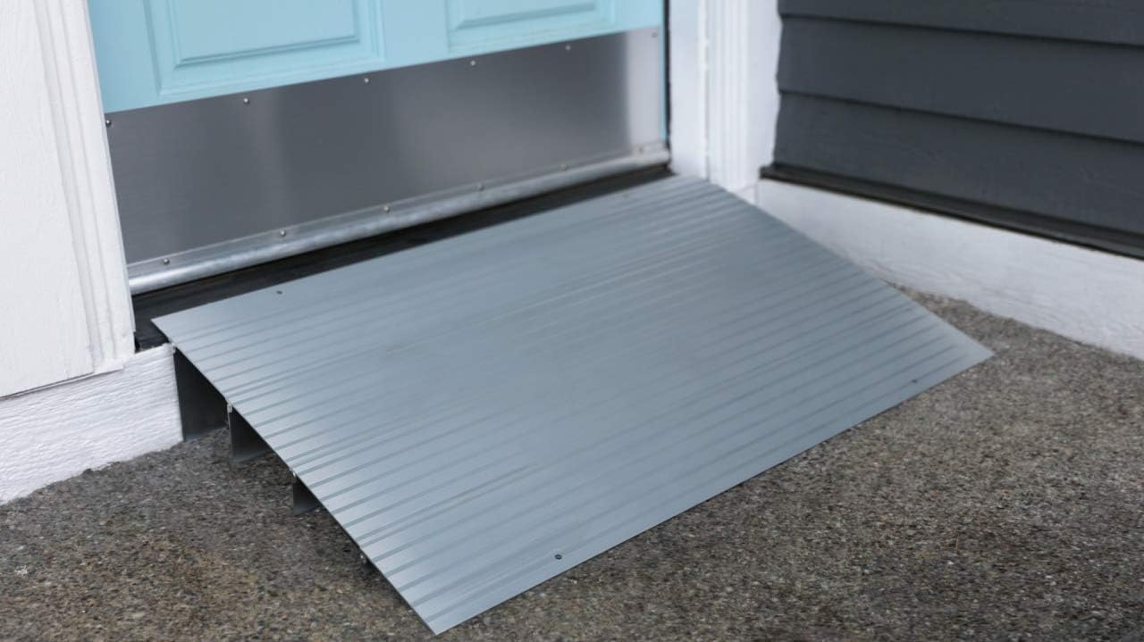 EZ-ACCESS TRANSITIONS Modular Aluminum Entry Ramp, 4" Rise: Industrial & Scientific