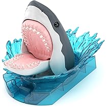 サメ A set that includes a great white shark and a hammerhead
