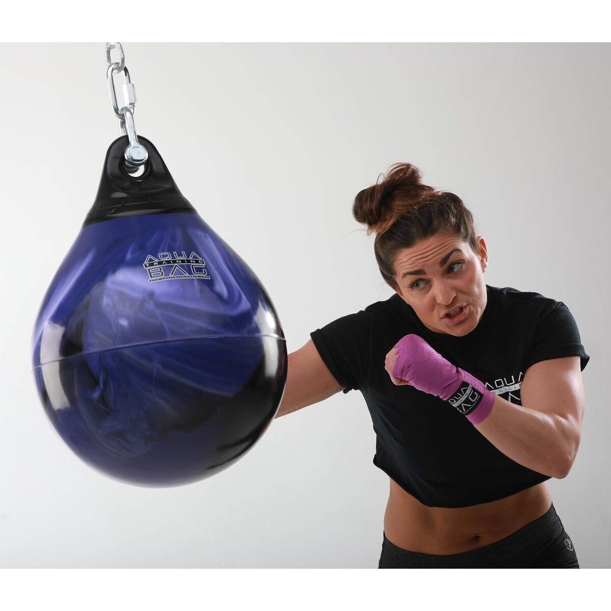 Aqua training bag. Боксер в воде. Аква мешок для бокса. Everlast hydrostrike. Груша с водой для бокса.