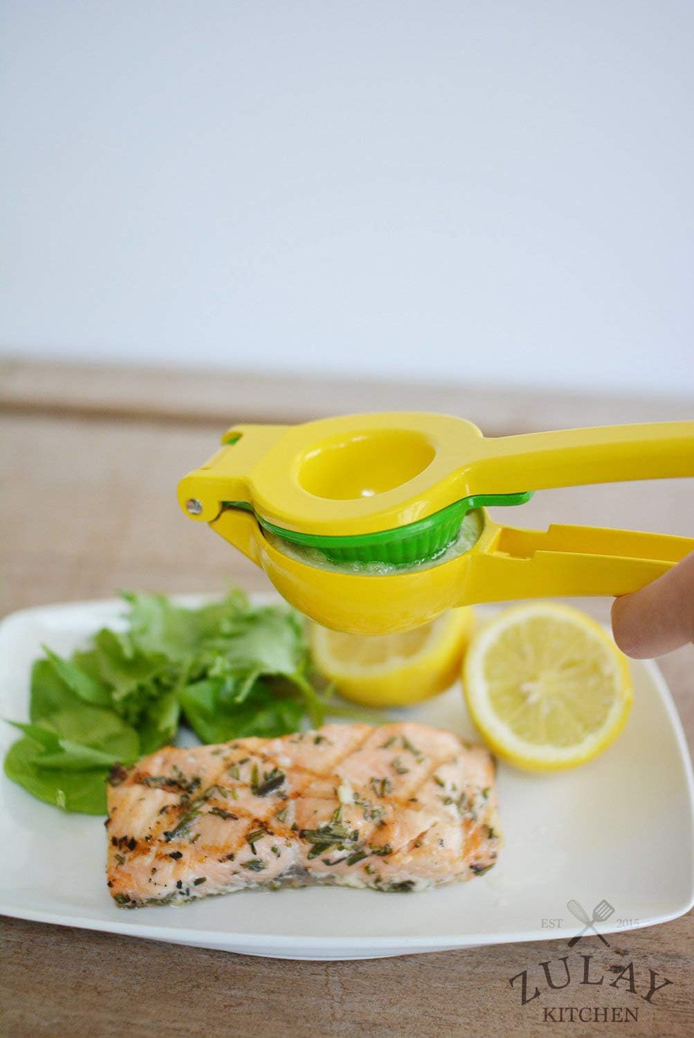 Top Rated Zulay Premium Quality Metal Lemon Lime Squeezer - Manual Citrus Press Juicer: Kitchen & Dining