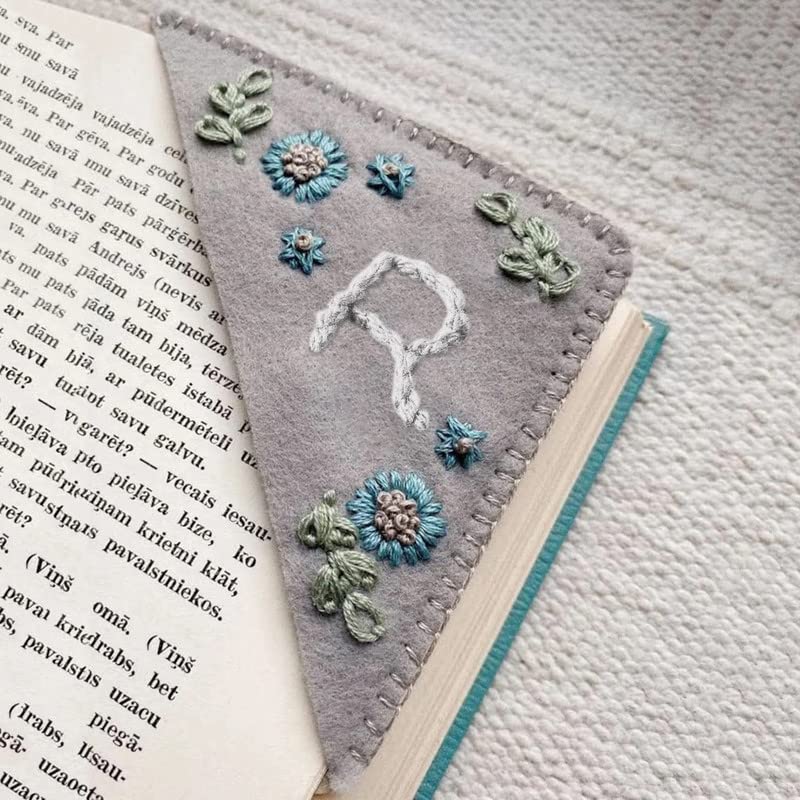 Litthing Hand Embroidered Corner Bookmark, 26 Letters Personalised Seasons Felt Triangle Bookmarks Gifts for Book Lovers Men Women