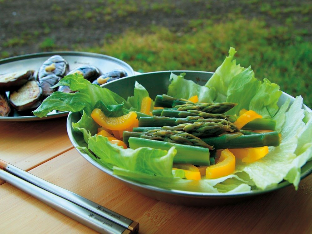 Snow Peak Tableware Set Family, 16 pcs, TW-021, Stainless Steel, Lightweight for Camping Everyday Use, Made in Japan, Lifetime Product Guarantee