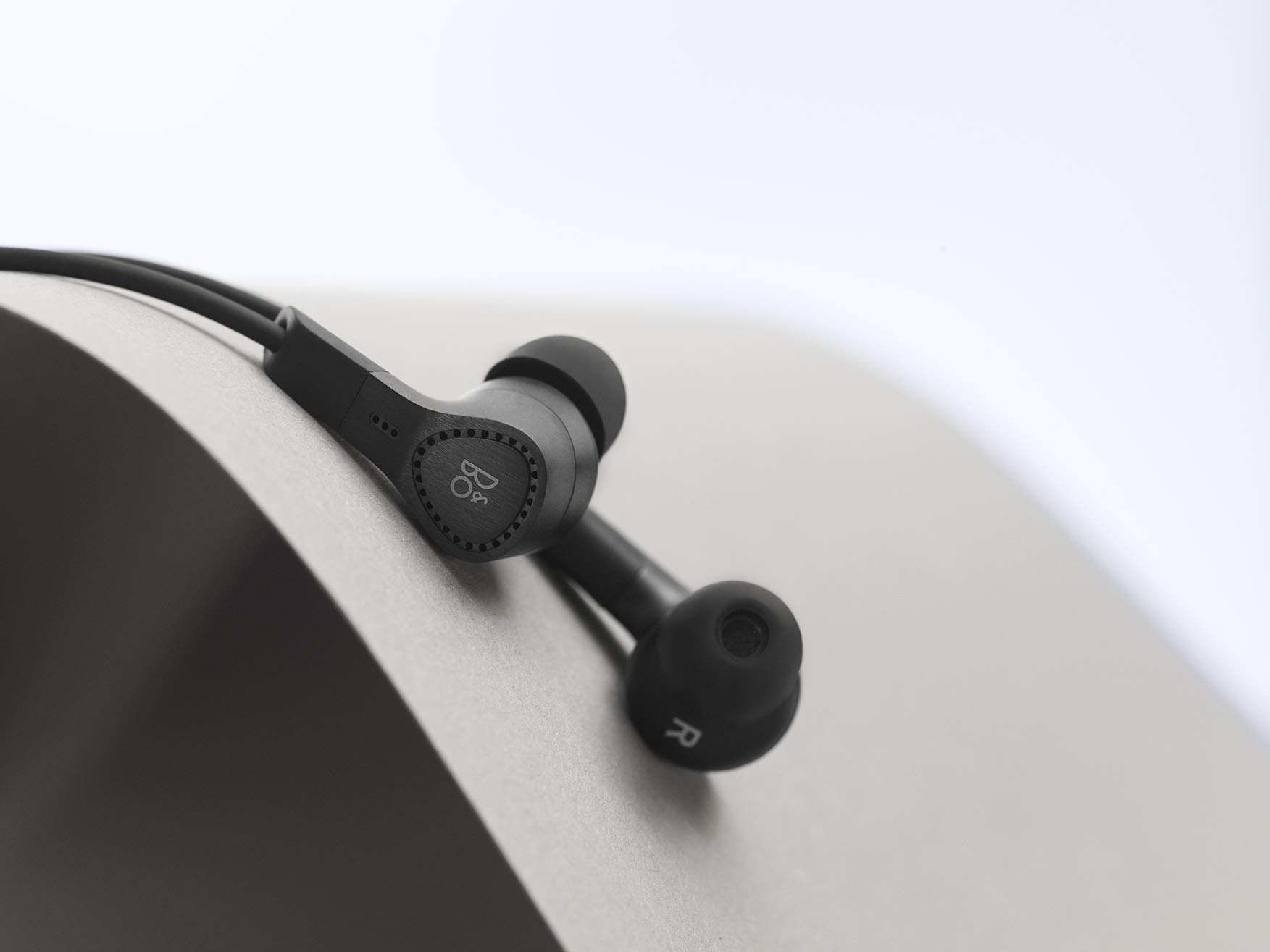 Bang & Olufsen カナル型イヤホン Beoplay H3 MK2 通話対応/iOSリモコン ブラック【国内正規品】