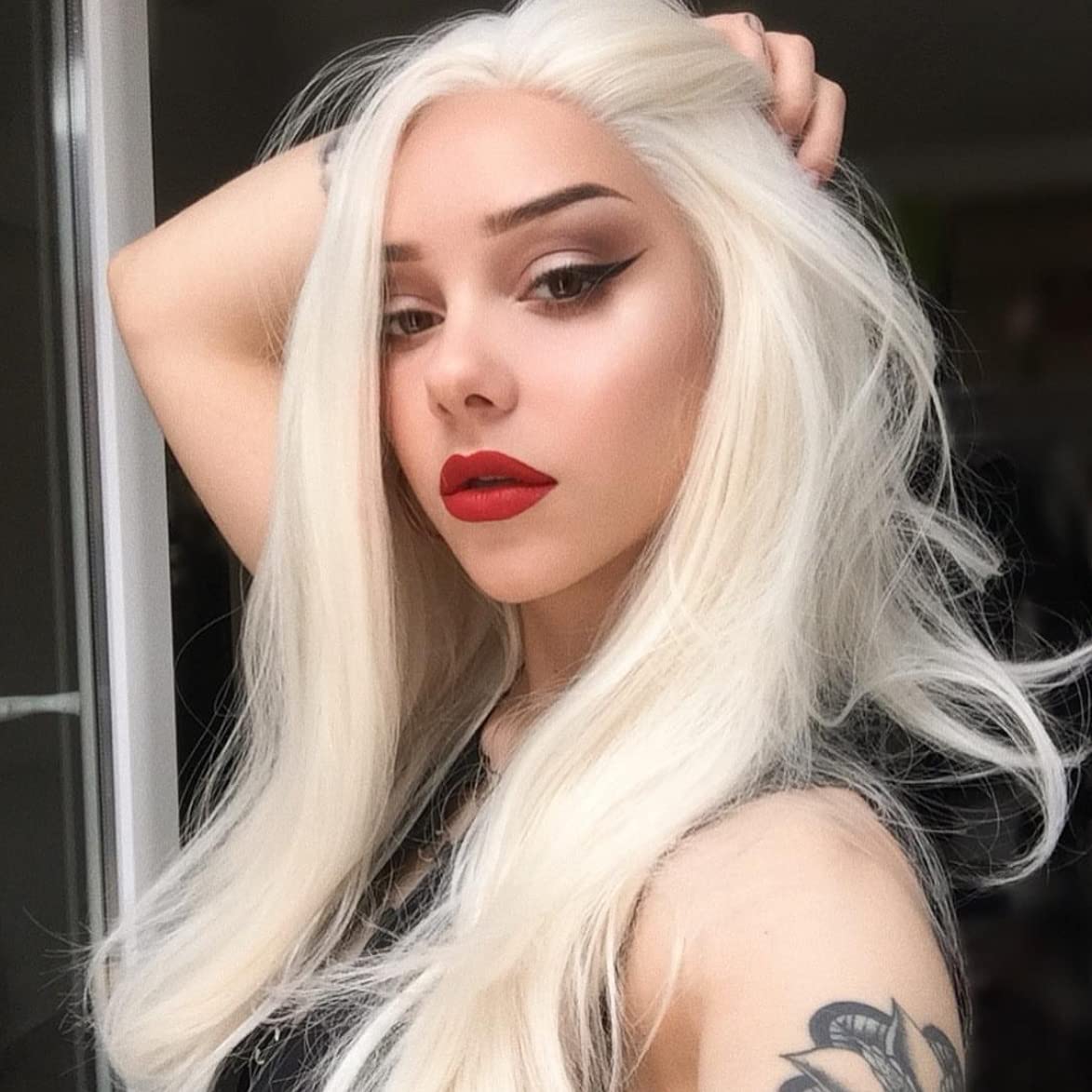 AFBeauty Platinum Blonde Long Wavy Middle Part Lace Wig Synthetic White Small Lace Wig Heat Resistance Fiber Cosplay Makeup Wig for Women 24 Inch