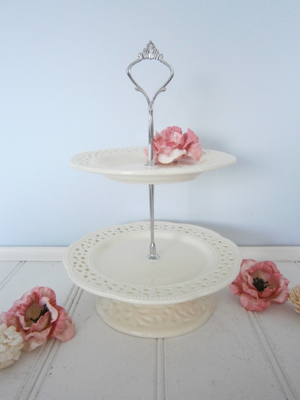 Two Tier Ornate Cream Ceramic Cake Stand Amazon.co.uk Kitchen & Home