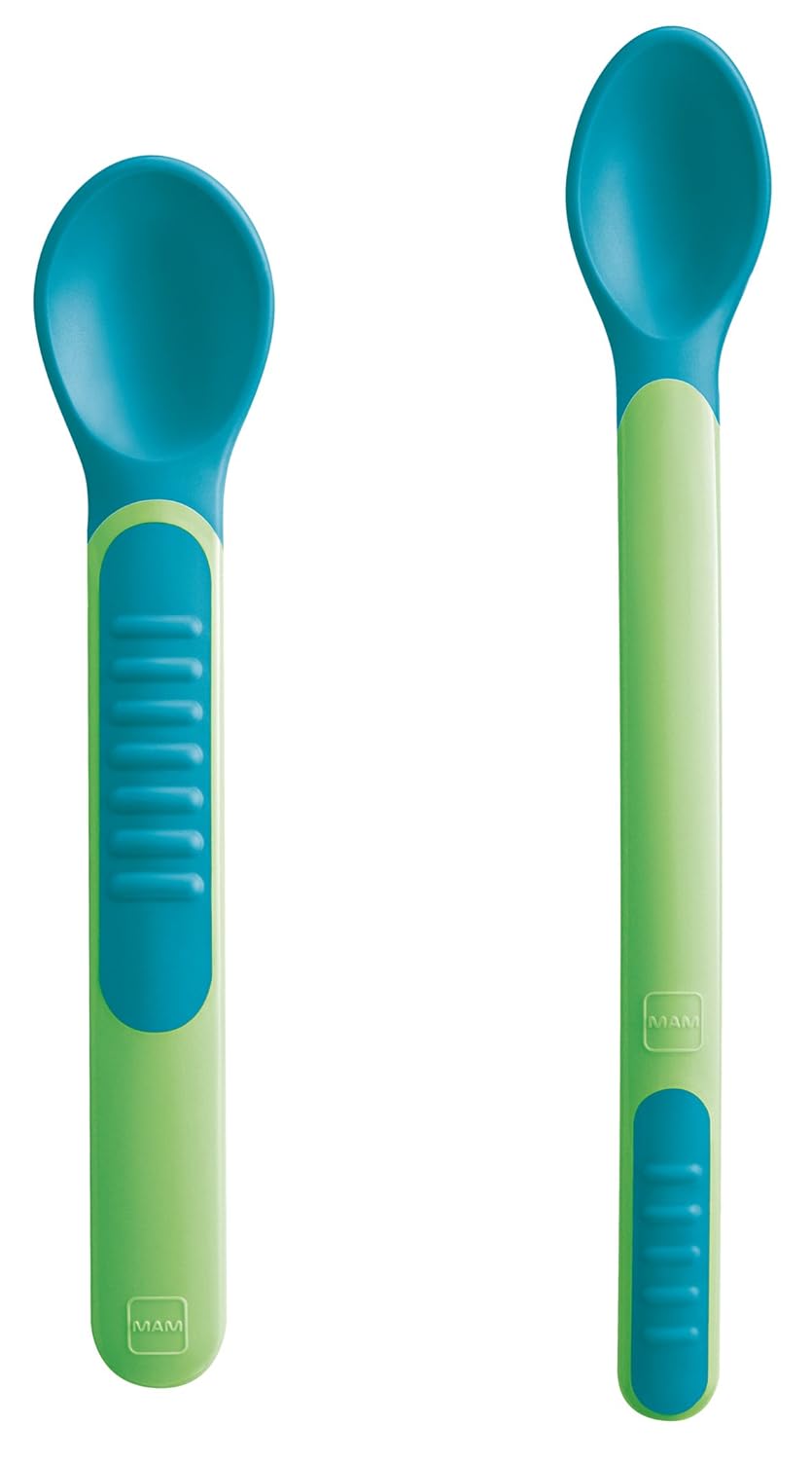 MAM Babylöffel Set mit wärmeempfindlichen Spitzen, Babybesteck zum Füttern und selbst Halten, Breilöffel in 2 verschiedenen Größen mit Schutzhülle, ab 6+ Monate, neutral