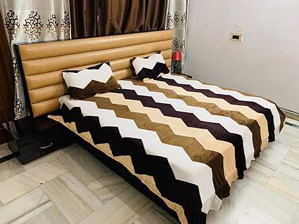 Magnetic Shadow Woolen Velvet Bedsheet with 2 Pillow Covers (230 x 250 cms) (Multicolour)