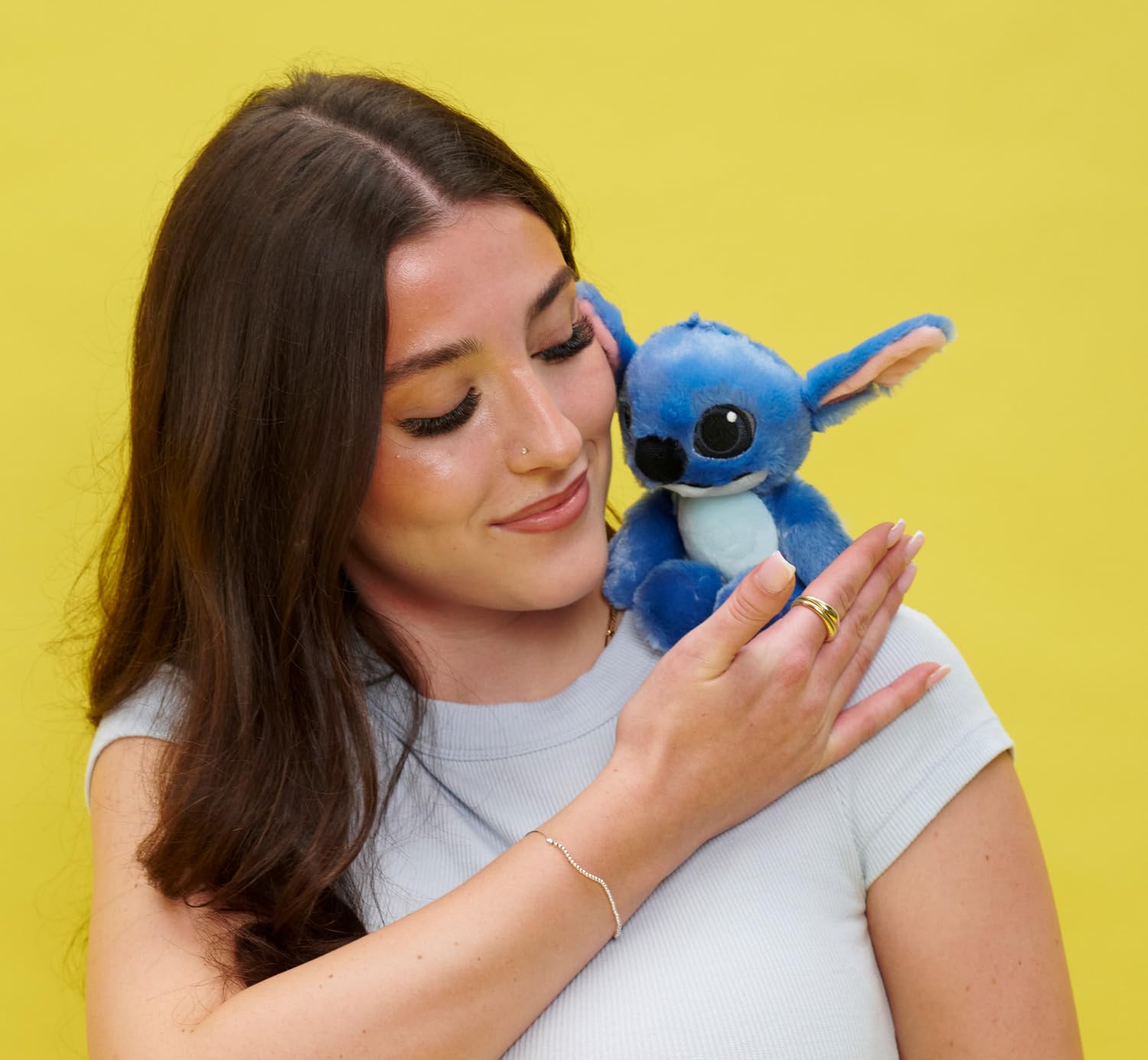 Simba Disney Live Action Stitch Schulterplüsch – weiche Plüschfigur (25 cm) des beliebten Disney‑Charakters, Baby‑ und Kinder‑Kuscheltier ab 0 Monaten 5