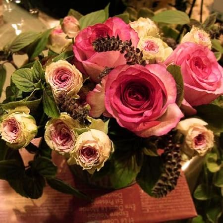 Amazon パリスタイルの花屋 ピアジュとミミエデンの春アレンジメント 楽屋見舞い 公演 出演のお祝い 各種お祝い 記念日に フラワーアレンジメント オンライン通販