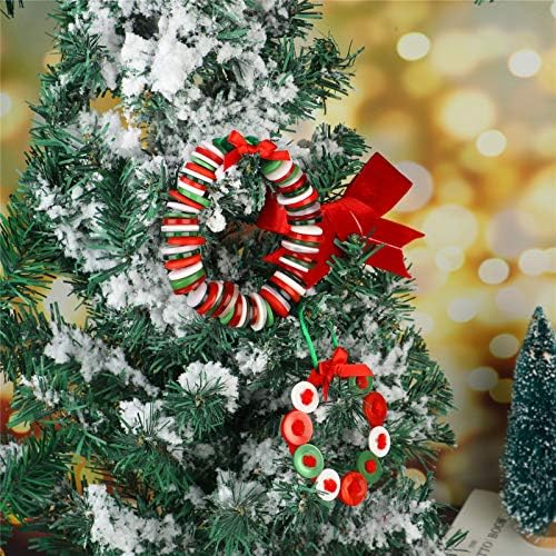 Assorted Christmas-themed buttons for crafts, various sizes and designs, 800 pieces.