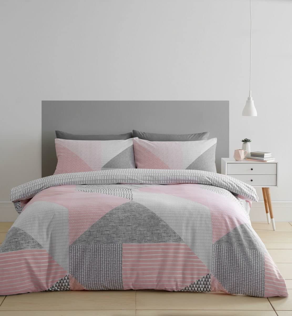 Catherine Lansfield Bedding Larsson Geo King Duvet Cover Set with Pillowcases Pink