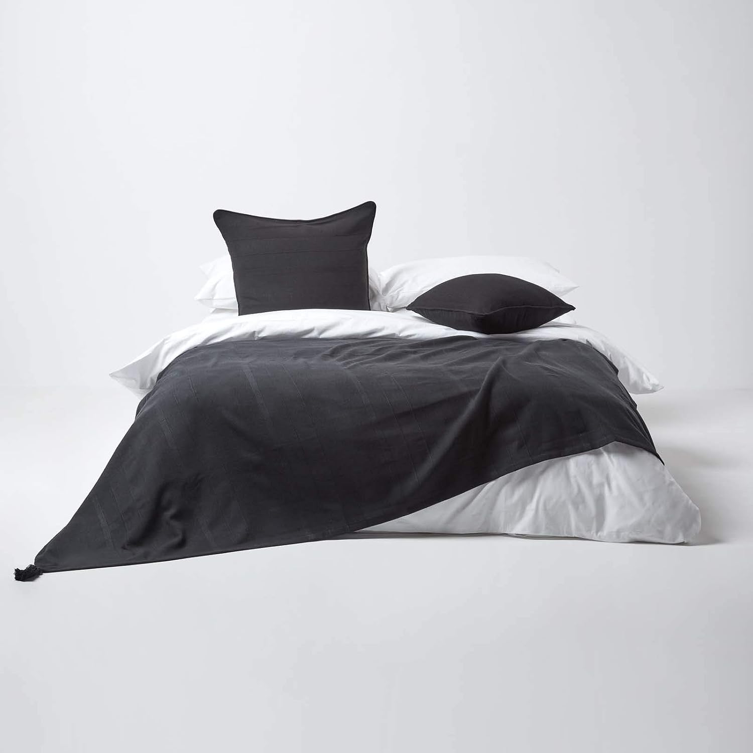 HOMESCAPES, Rajput Ribbed Throw 100 x 140 Inches Black 100% Cotton, Suitable for most 3 Seater Sofas or Double - Image 4