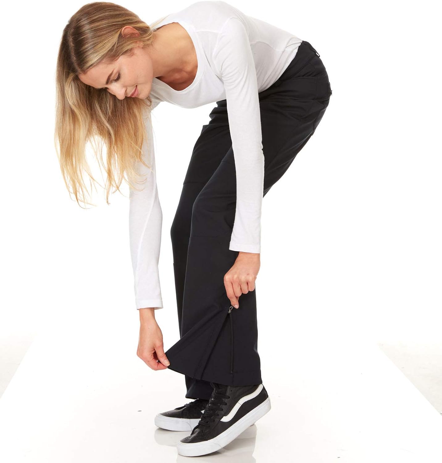 Arctic Quest Ladies Softshell Ski Pant: Clothing