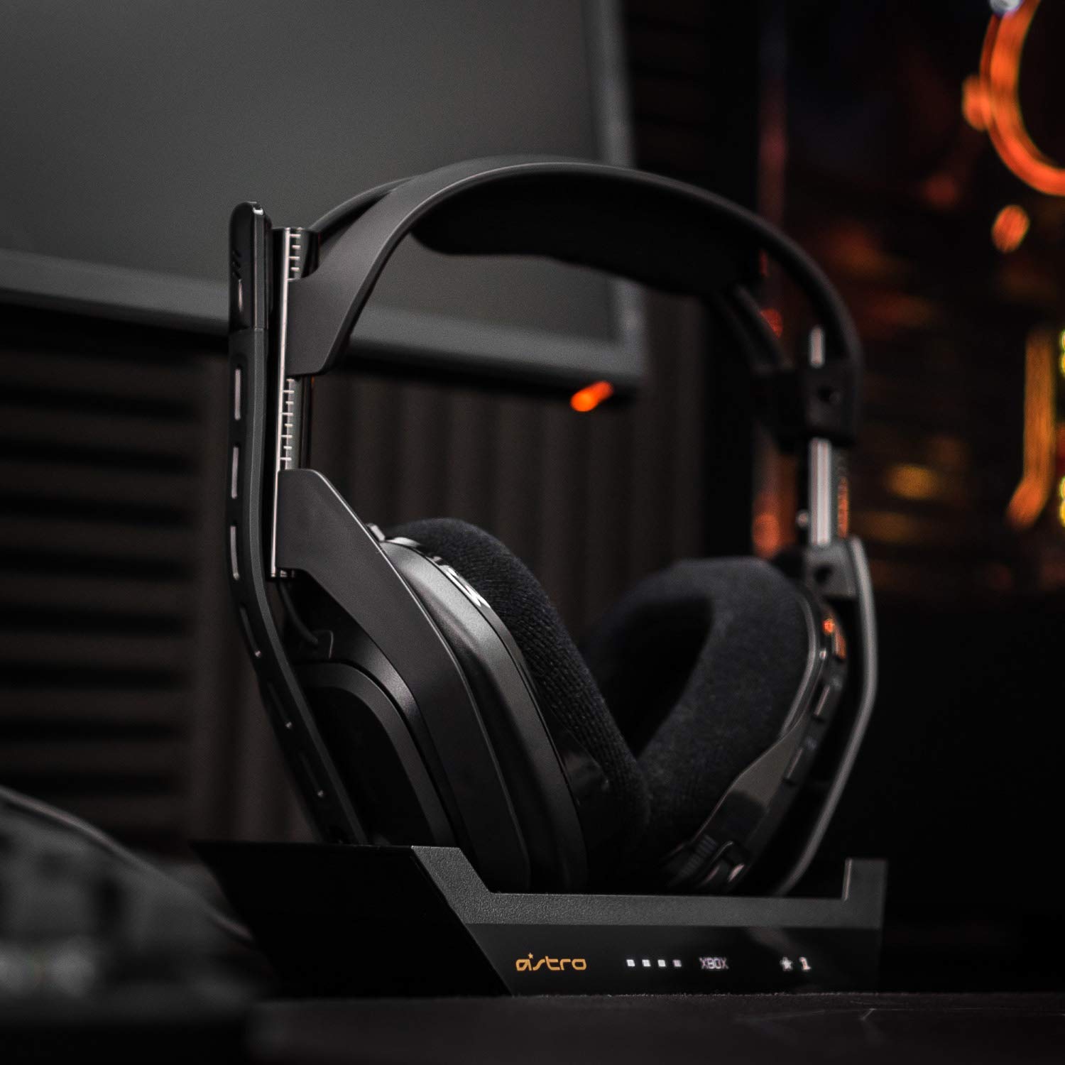 ASTRO Gaming A50 Wireless Headset + Base Station Gen 4 - Compatible with Xbox Series X|S, Xbox One, PC, Mac - Black/Gold ASTRO Gaming A50 Wireless Headset + Base Station Gen 4 - Compatible with Xbox Series X|S, Xbox One, PC, Mac - Black/Gold Xbox Series X|S, Xbox One & PC PlayStation 5, PlayStation 4 & PC