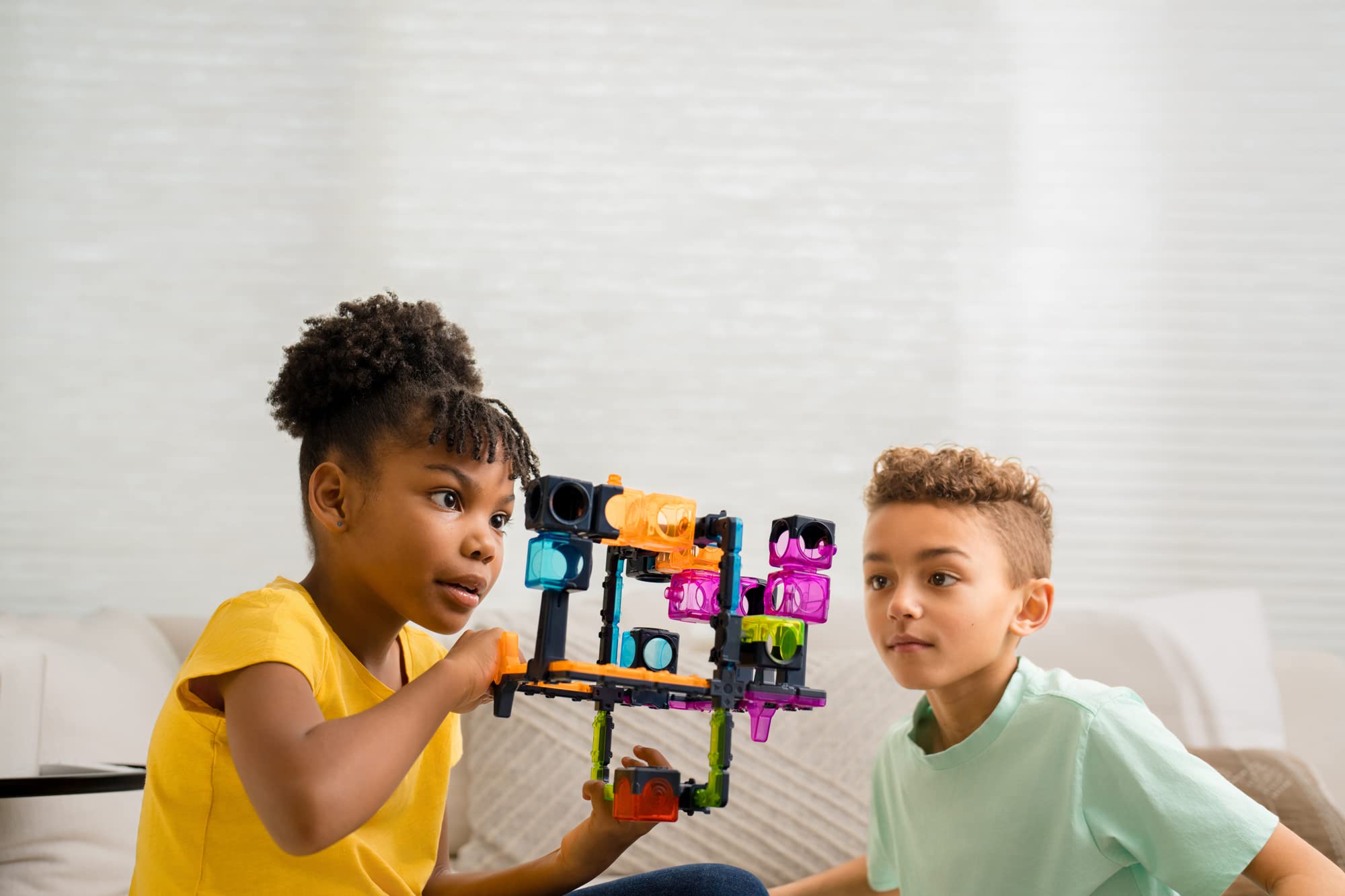 ThinkFun Freefall - Logic-Based Marble Maze Game | Skill Enhancing | Fun for Kids, Teens, Adults | Mind-Stimulating Puzzles | Single or Multiplayer