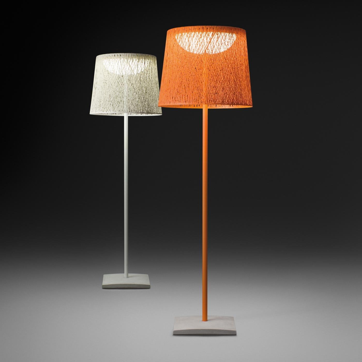 Wind Outdoor Floor Lamp Finish Black