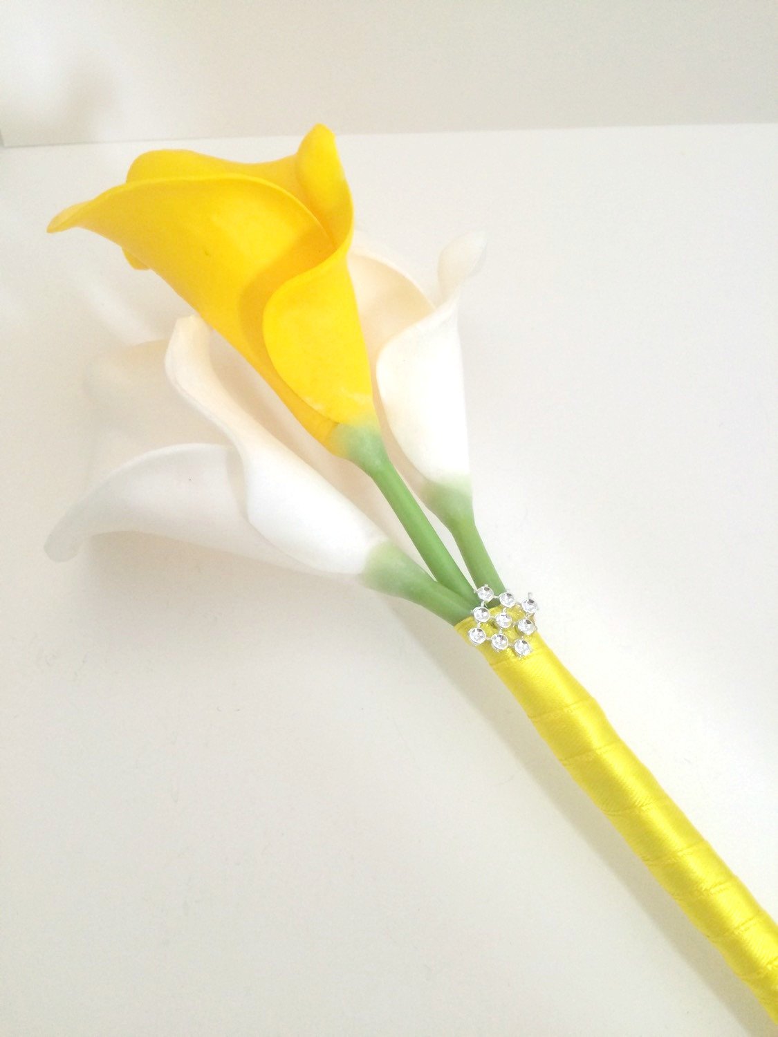 Amazon Com White Yellow Calla Lily Bouquet Toss Bouquet Flower Girl Wand Bouquet Handmade