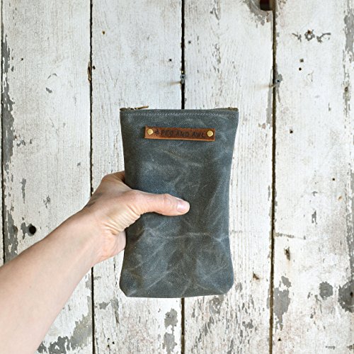 The Scribbler Pouch in Moss