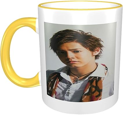 Amazon Co Jp 片寄涼太 かたよせりょうた Katayose Ryota エッジカラーマグ 両面 マグ家庭用マグ磁器カップウォーターカップセラミッククリエイティブパーソナリティオフィス飲用カップ朝食カップ330ml Yellow ホーム キッチン