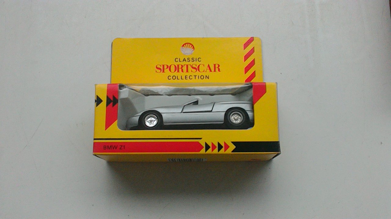 SHELL CLASSIC SPORTS CAR COLLECTION BMWZI COLOUR SILVER
