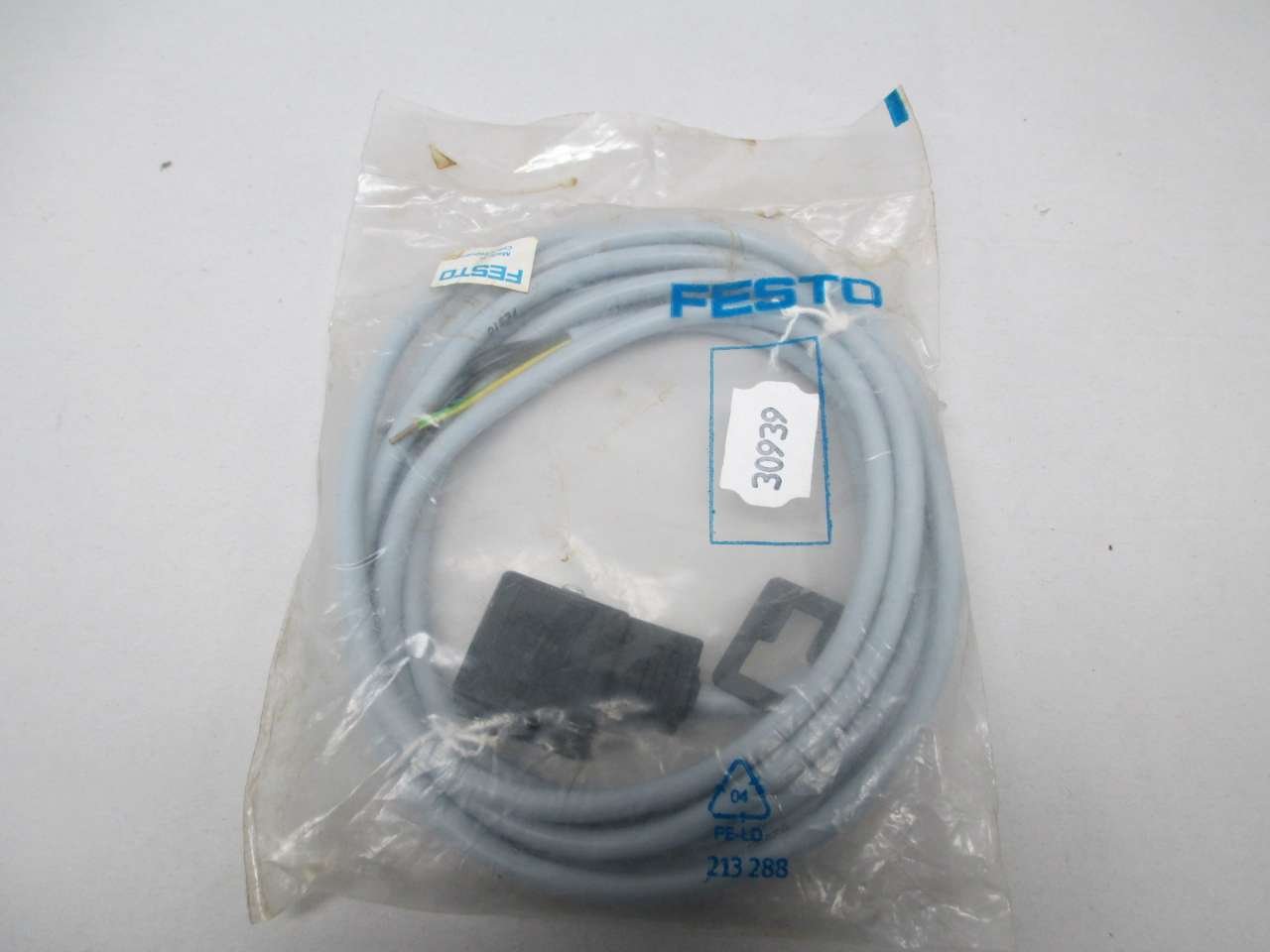 Festo 30939 Model KMV-1-24DC-2.5-LED Plug Socket With Cable
