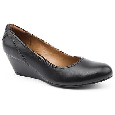 clarks ladies black wedge shoes