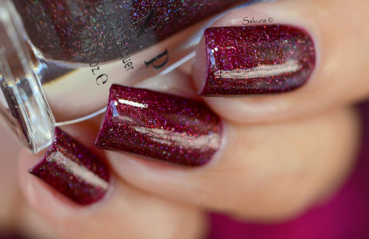 Amazon Com Ilnp Diablo Vampy Oxblood Holographic Nail Polish