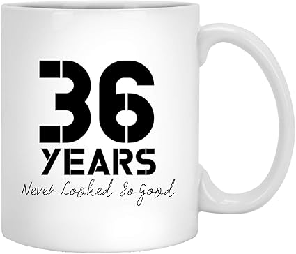 Amazon Co Jp 36 Years Never Looked So Good 36歳の誕生日プレゼントアイデア 女性 妻 家族 コーヒーマグ ホーム キッチン