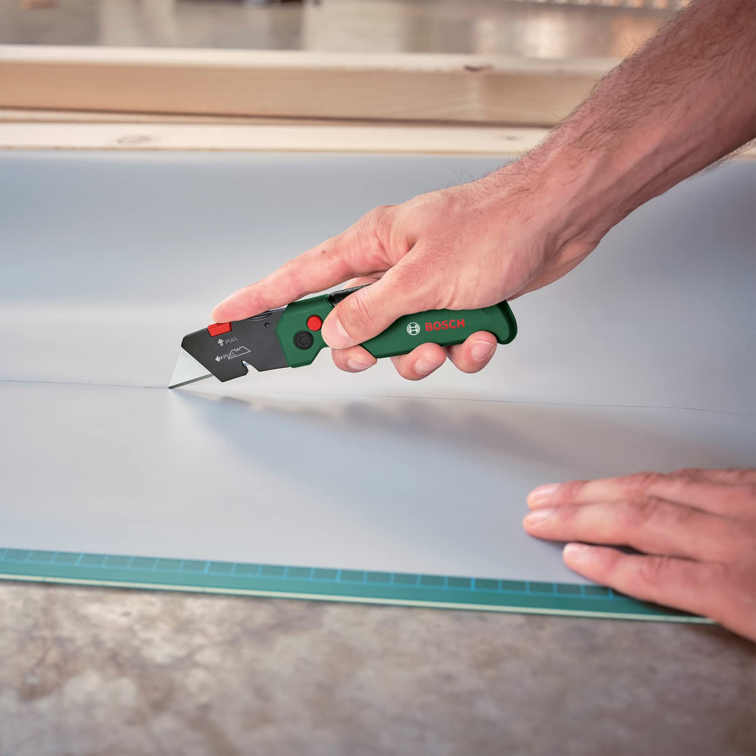 Bosch Klappmesser (kompaktes, robustes Klappmesser für Heimwerker; Edelstahl; einhändiges Öffnen; schneller Klingenwechsel; Gürtelclip; Klingenaufbewahrung; mit 3 SK5-Stahlklingen) 3