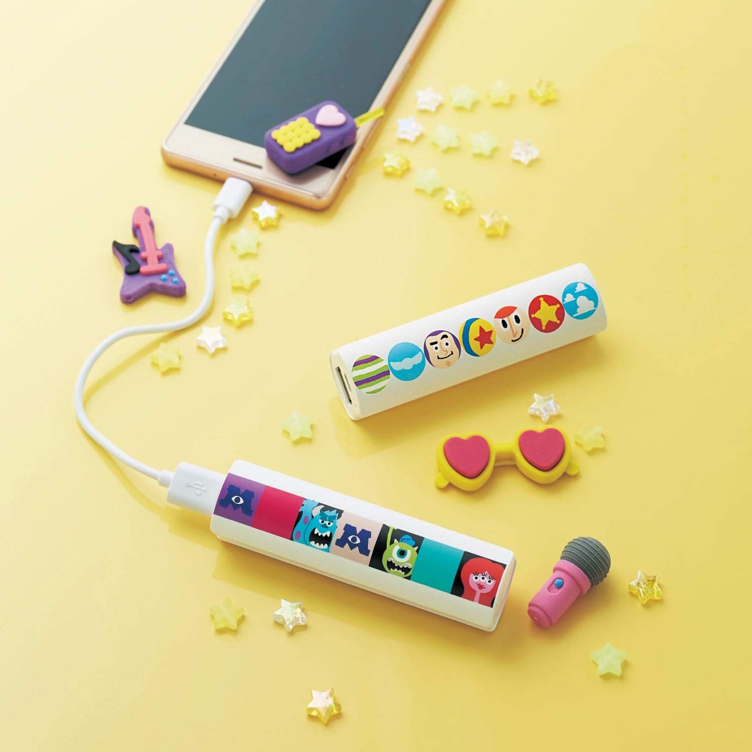 Amazon Co Jp ベルメゾン ディズニー スマートフォン 充電器 チャージャー コンパクト トイ ストーリー ホーム キッチン