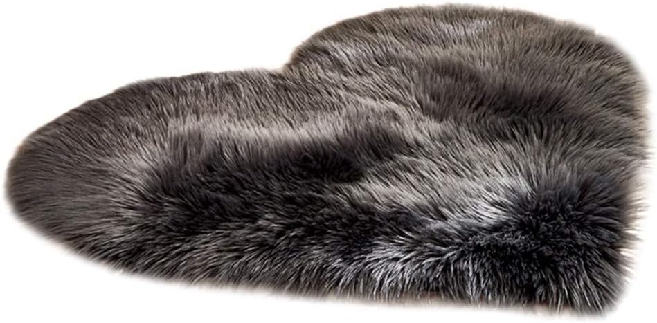 Ultra Soft Area Rug Wool Imitation Sheepskin Rugs - Faux Fur Non Slip Heart-Shaped Shaggy Carpet - Fluffy Chair Cover Seat Pad - Indoor Thick Indoor Mats - Home Bedroom Living Room Decor (Black)