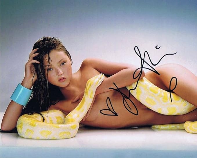 Amazon 直筆サイン デヴォン 青木 Devon Aoki ミュータントクロニクルズ 08 ローグアサシン 07 ｄｏａ デッドオアアライブ 06 シンシティ 05 恋のミニスカウエポン 04 ワイルドスピードｘ２ 03 デスオブアダイナスティ Hip