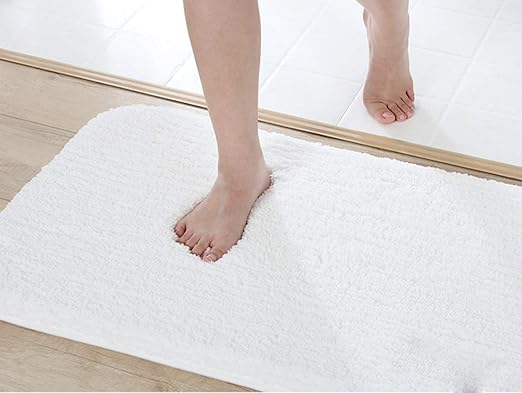 Amazon Com Lawei 32 X 20 Inch Bath Mat White Water Absorbent Soft Microfiber Shaggy Bathroom Mat Non Slip Bath Mat For Bathroom Thick Plush Rugs For Shower Kitchen Dining