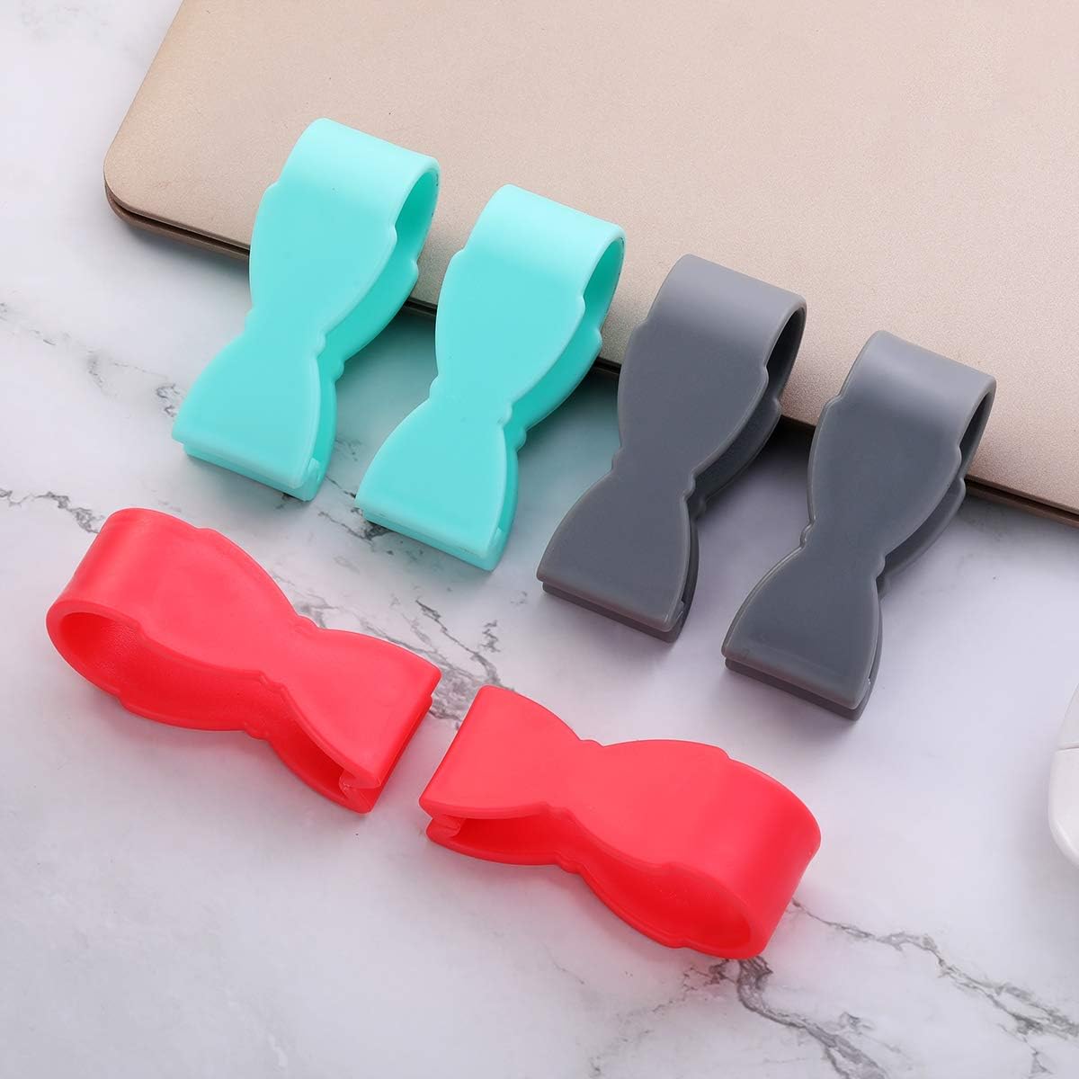 6 PCS Pinless Buckle Plastic Bed Sheet Grippers Clip Bed Sheet Fasteners Adjustable Anti-Slip Quilt Clips Fasteners for Duvet Comforter Blanket as Bedding Accessories Easy to Install Use and Remove: Home & Kitchen